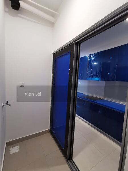 Lakefront Residence - 4