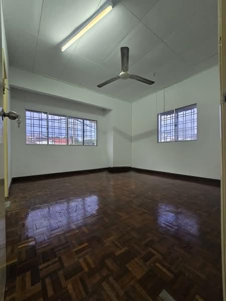 Taman Maju 2 - 4