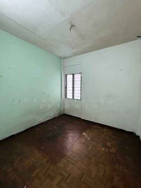 Pangsapuri Mutiara - 5