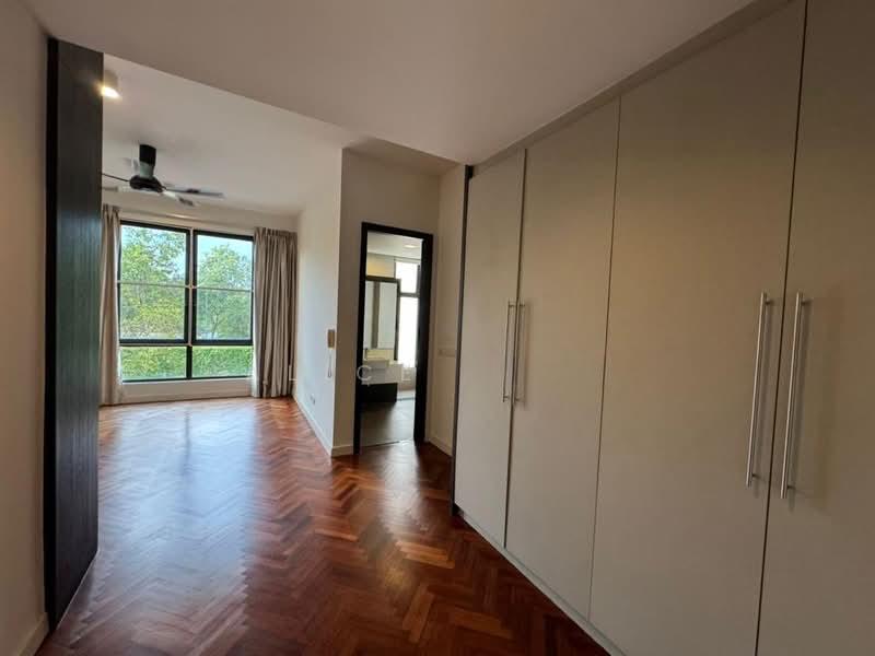 Avira Medini Iskandar - 5