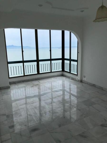 The Reef Condominium - 5