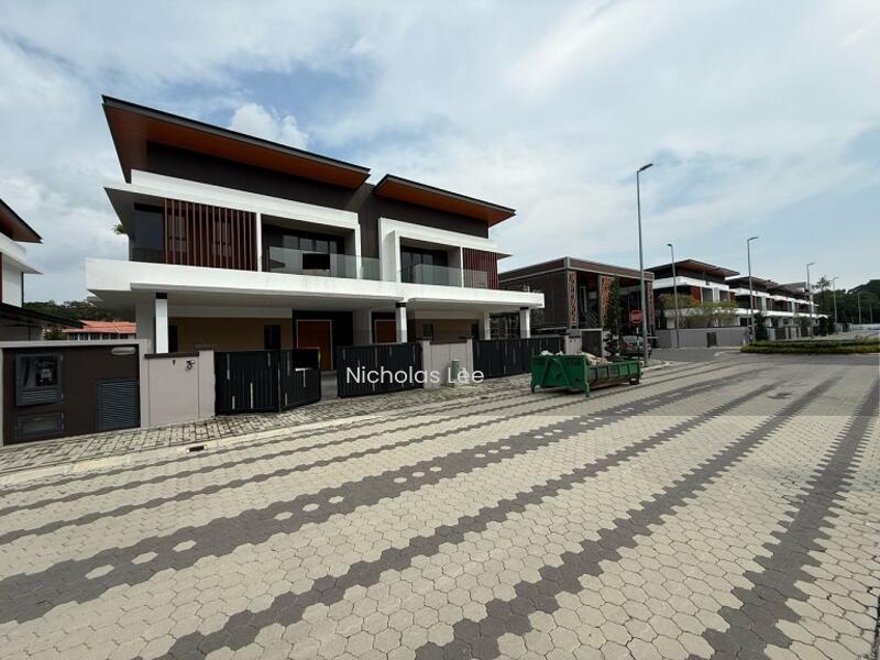 Double Storey SEMID at Grand Thompson - 2