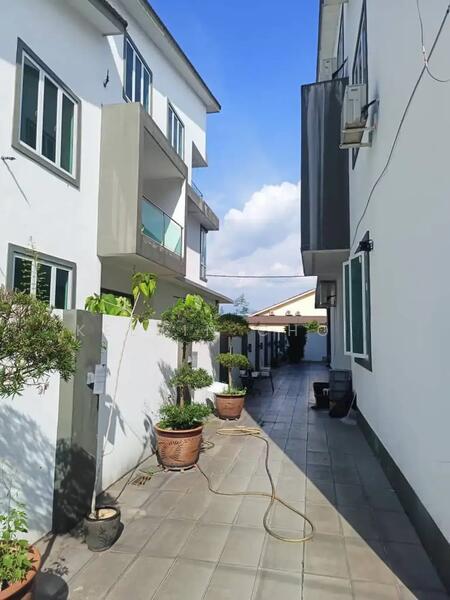 Ipoh Airport Square 2.5 Storey Semi D House - 2