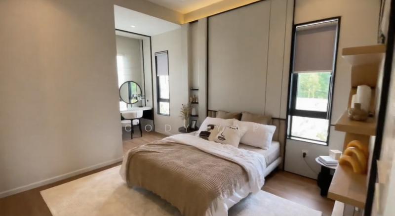 Heston Hills - 4