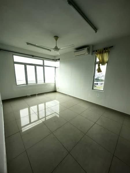 East Bay (Seri Bayan) - 1