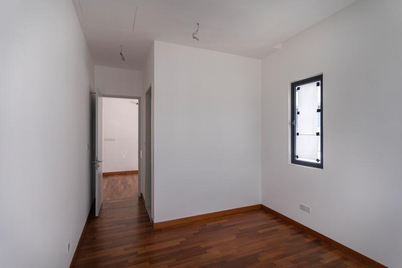 Precinct Arundina - 3