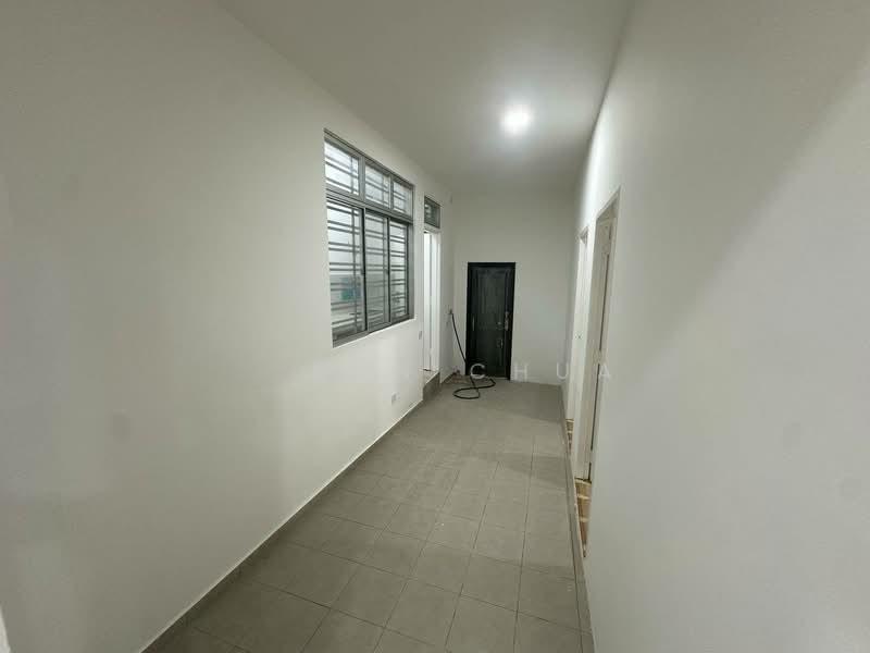 26th Avenue, Bukit Indah - 4