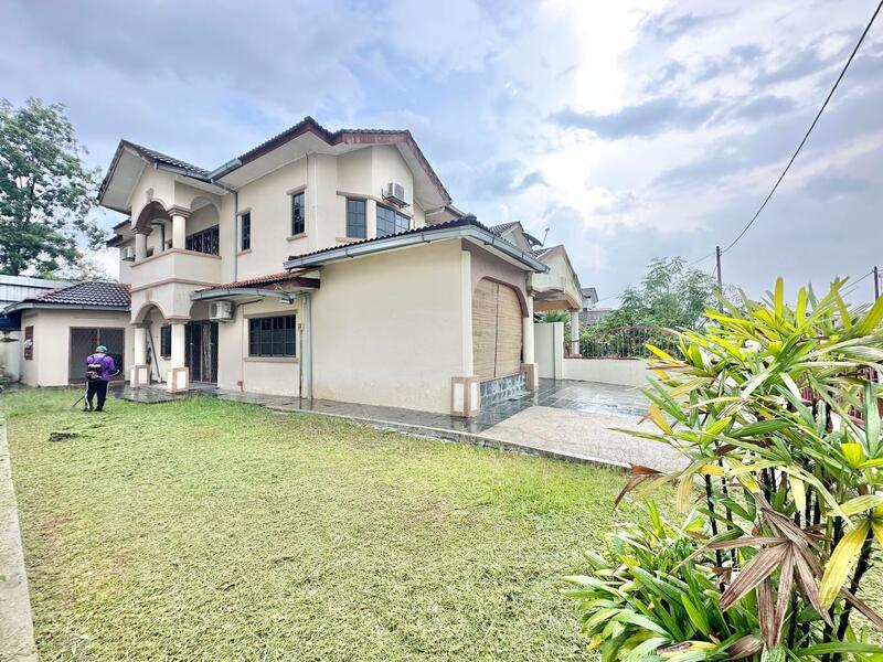 Taman Puncak Utama - 1