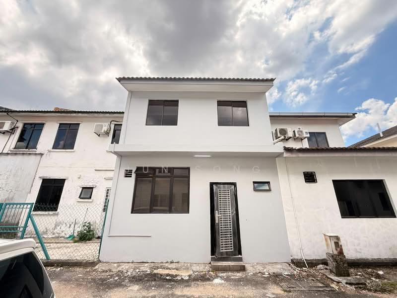 Bukit Indah Jalan Indah 2/8 - 4