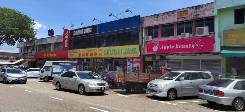 Taman Ungku Tun Aminah - 1