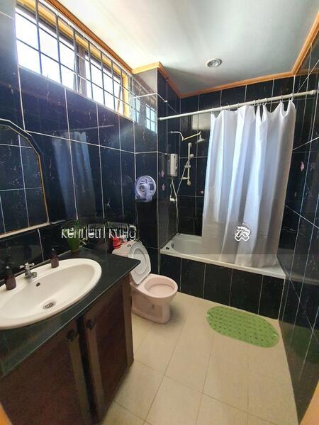 Lilitan Sungai Emas Batu Ferringhi Double Storey Semi D - 5