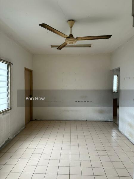 Pangsapuri Pelangi - 1