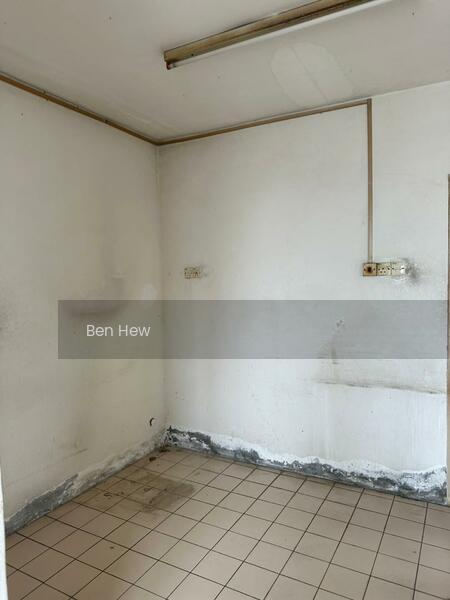 Pangsapuri Pelangi - 4