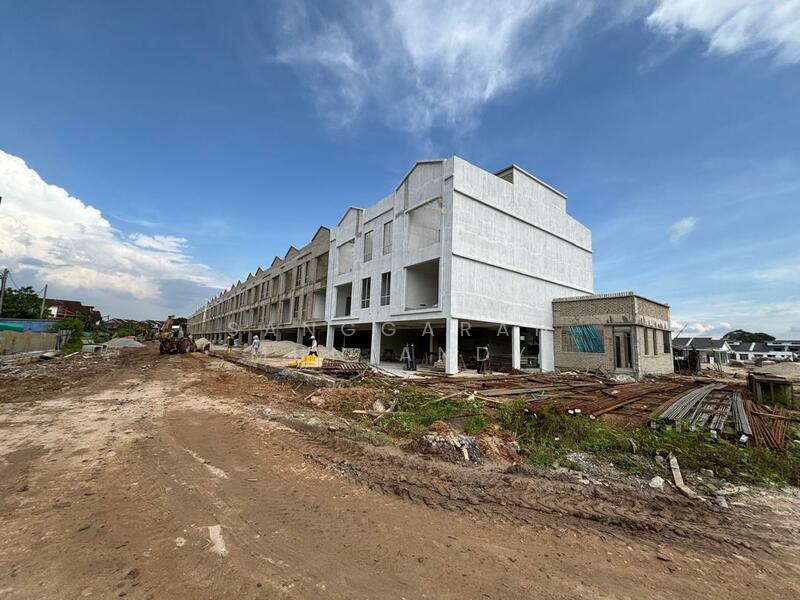 Townhouse di Parit Buntar - 4