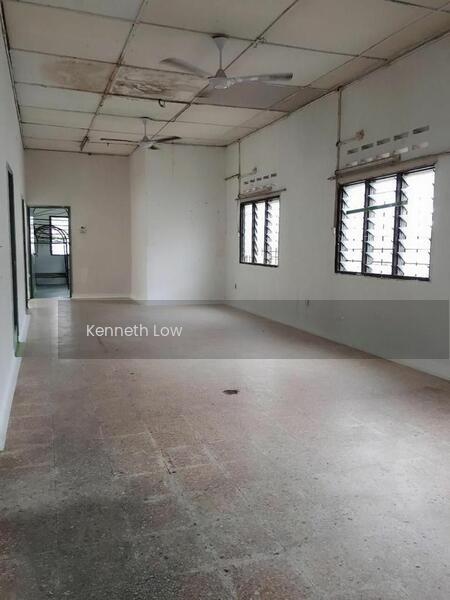 Kampung Baru Balakong 1storey Bungalow House - 1