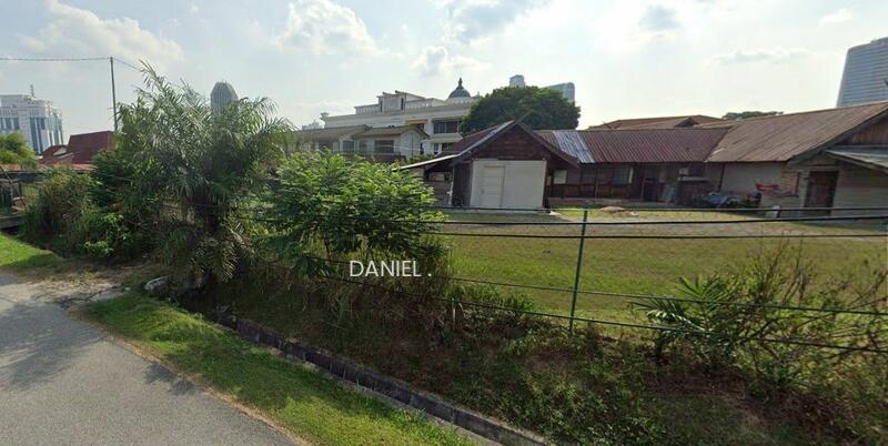 Bungalow at Seksyen 9 - 4