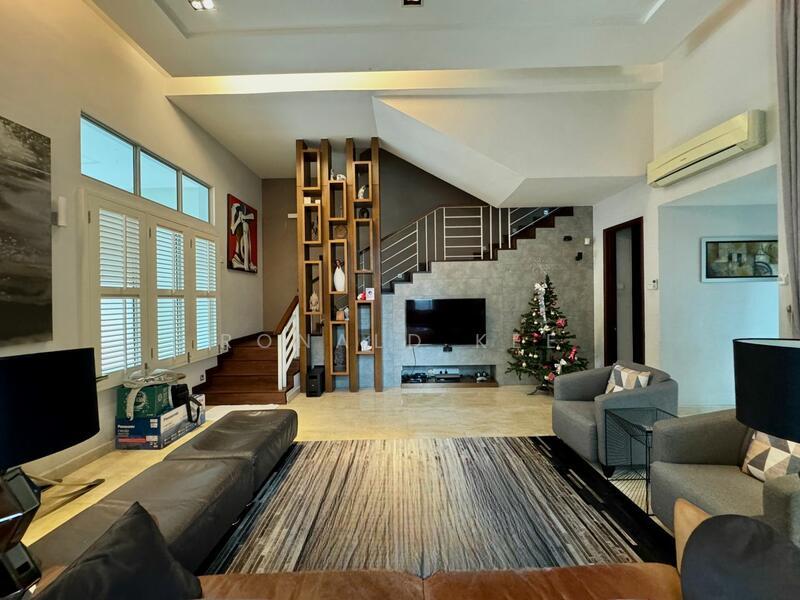 Semi-D | 4000sqft | Fully Renovated - 1