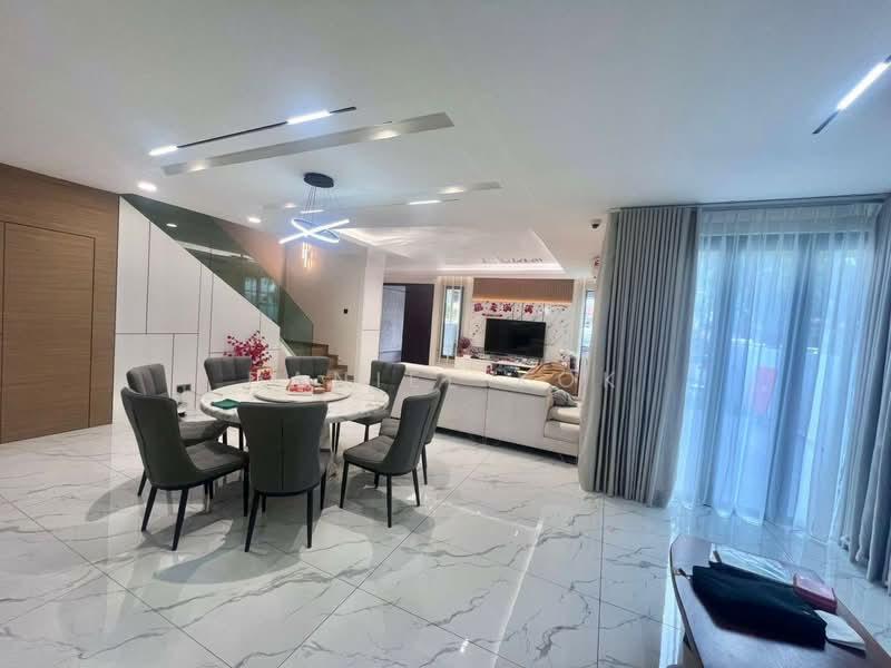 RM1.1m! 32x75ft! 4R4B! Fully Extended & Move in Condition Aman Perdana Klang 2 Sty Semi D House - 4