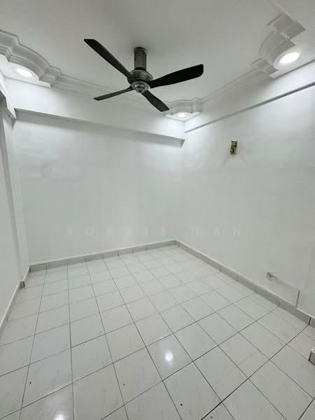 Pangsapuri Persiaran Tanjung - 4