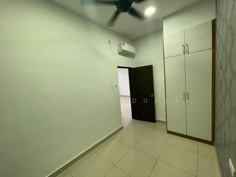 M Condominium @ Larkin - 4
