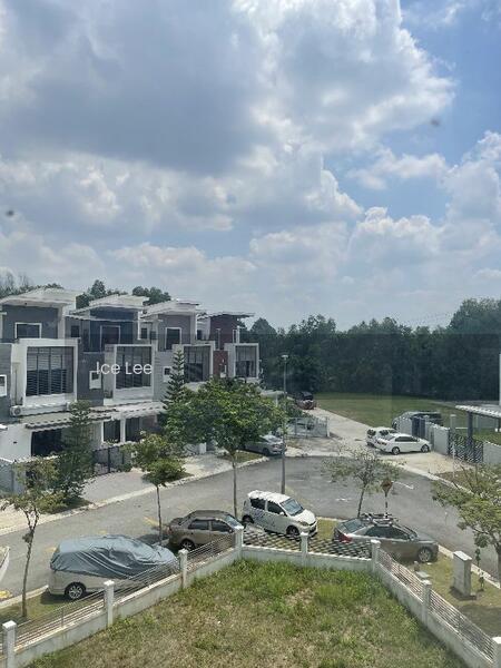 Terrace house at Alam Impian - 2