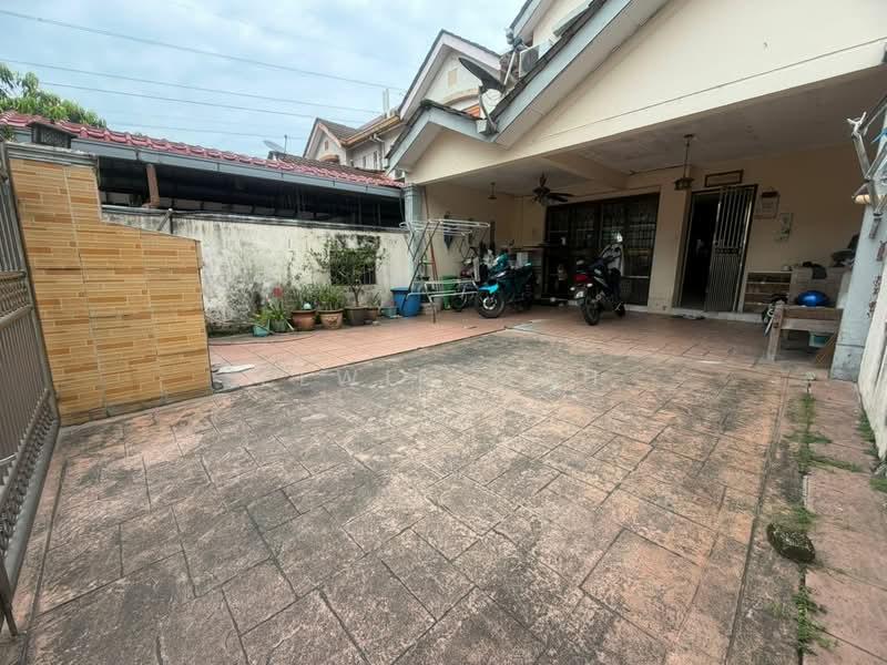 Amethyst 2, Kota Emerald - 2