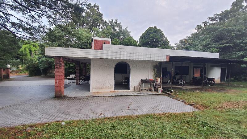 STULANG LAUT STULANG DARAT SINGLE STOREY BUNGALOW HOUSE - 4