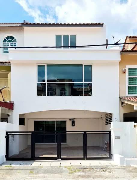 Panorama Lapangan Perdana - 1