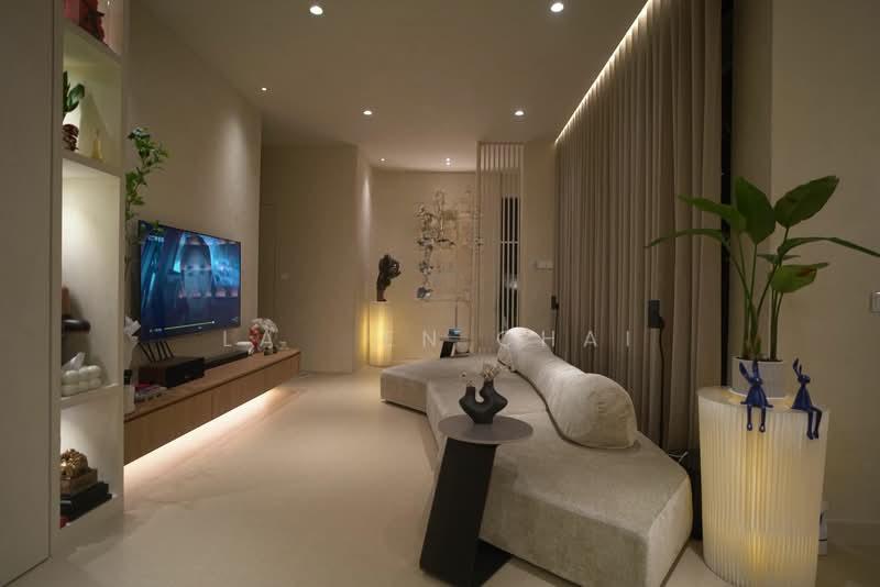 Avira Medini Iskandar - 1