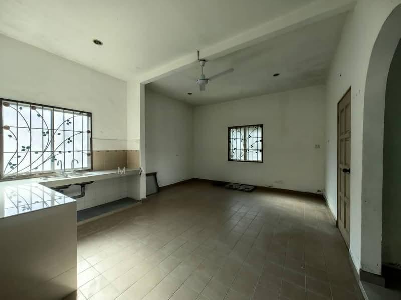 Taman Ungku Tun Aminah - 5