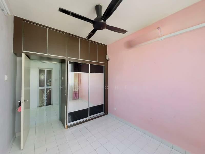 Pantai Apartment - 2