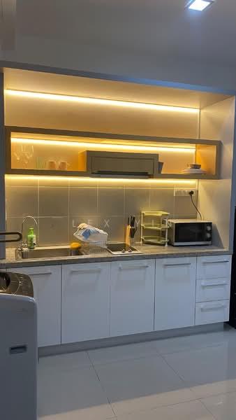 Shaftsbury Square - 4