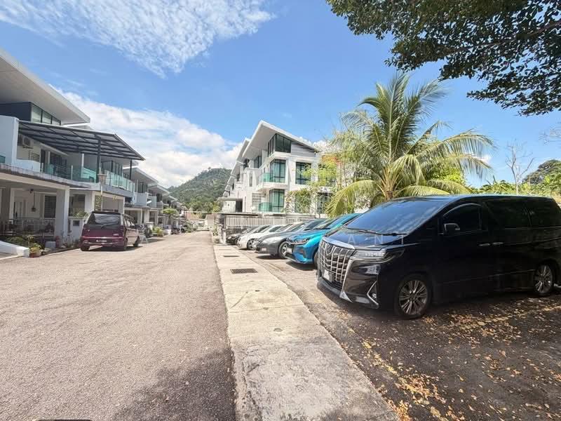 Double Storey Townhouse, Teluk Kumbar - 3