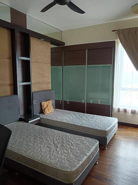 Nadia Parkfront - 3
