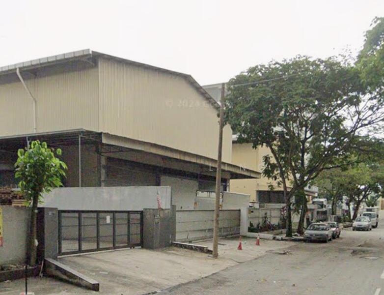 Bungalow factory with 2 storey office at Taman bukit maluri for sale - 2