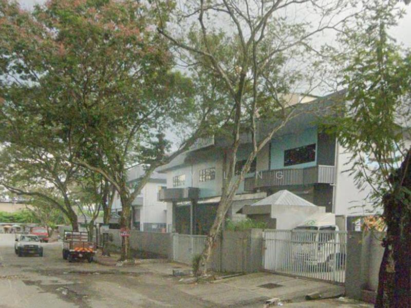 Bungalow factory with 2 storey office at Taman bukit maluri for sale - 1