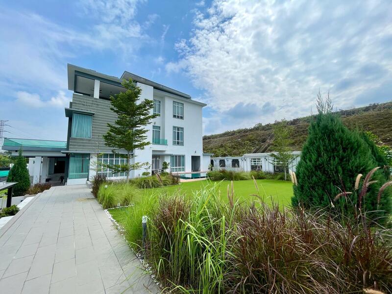 LUXORIOUS 3 STOREY BUNGALOW HOUSE, PUTRA HILL, BANGI - 2