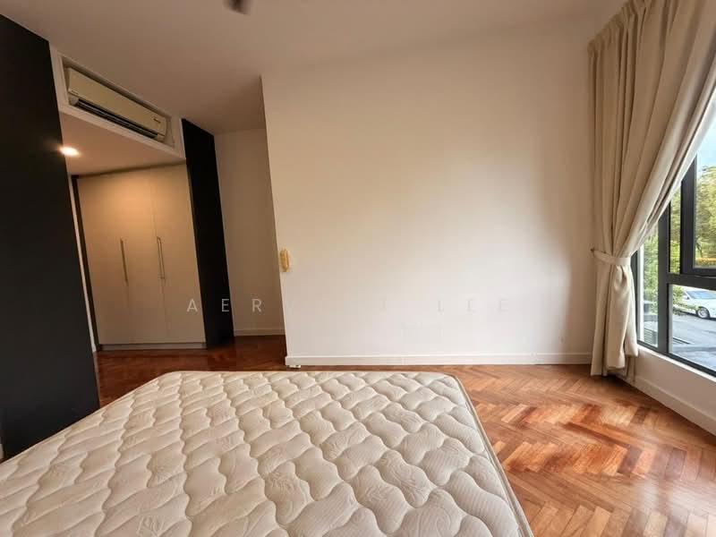 Avira Medini Iskandar - 5