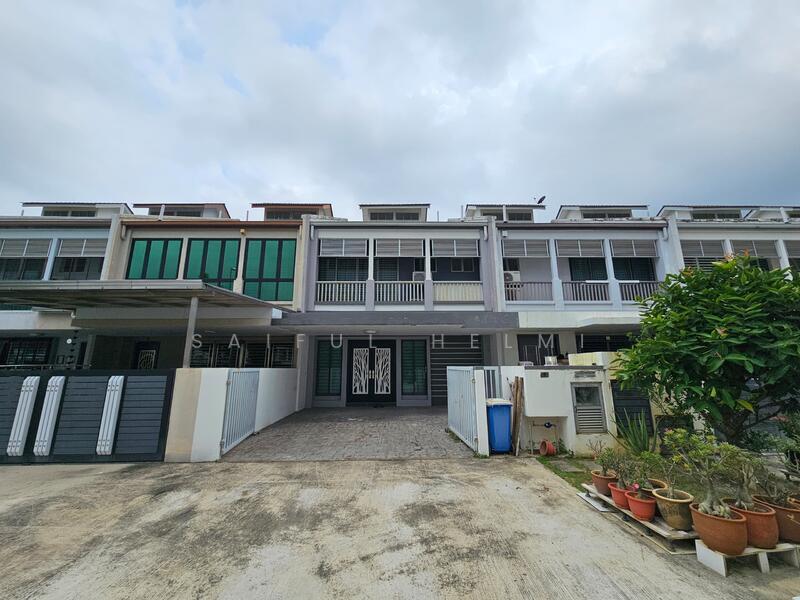 Renovated Superlink 24x80 Double Storey Perennia Rimbayu - 1