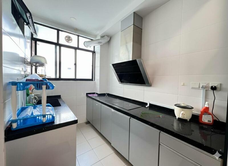 Raffles Residence 199 - 4