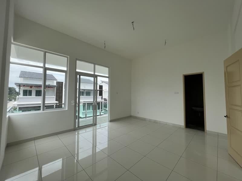 TAMAN LEMBAH PERMAI - 4