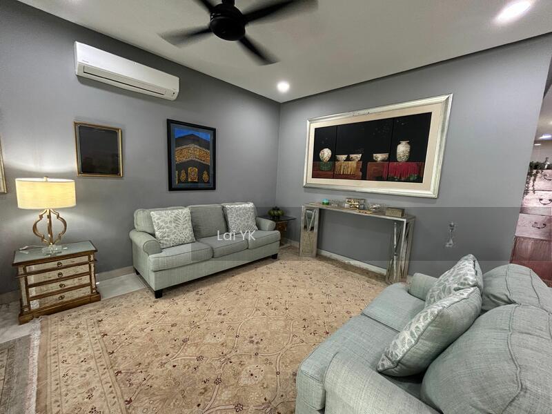 Terrace house at Temasya Glenmarie - 4