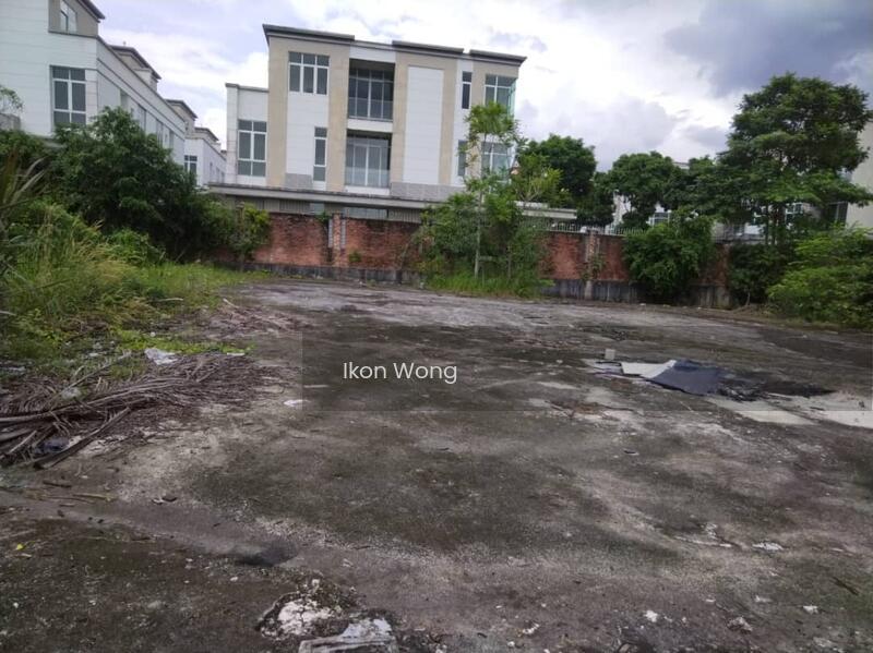 Taman Molek Taman Saujana - 1