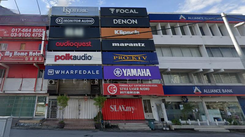 4 Sty Shop @ Tmn Connaught , Chinese Crowd Area - 3