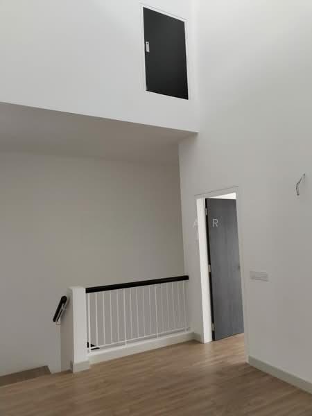 Elmina Green Three - 3