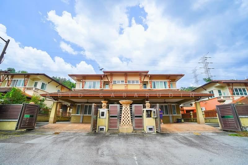 Extended 2 Storey Semi-Detached @ Taman Astana Gemilang, Pinggiran Batu Caves - 1