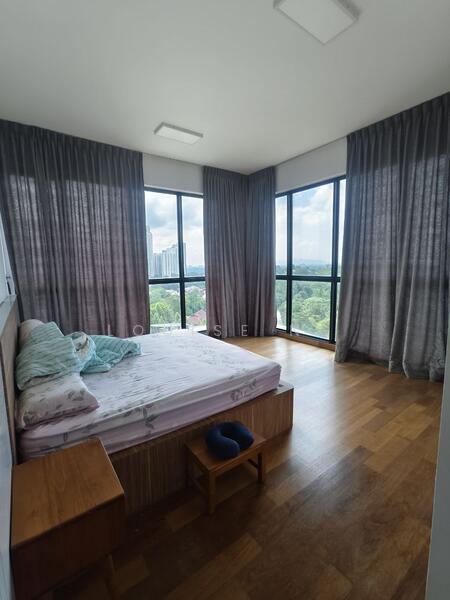 Straits View 18 - 3