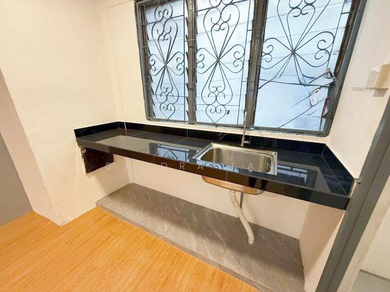 Flat Taman Ungku Tun Aminah - 3