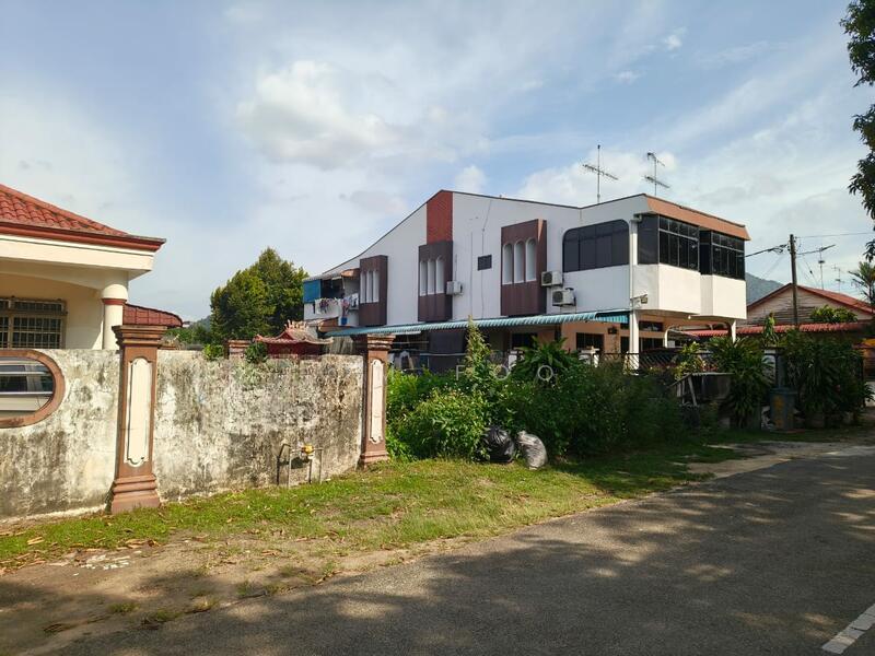 Alam Avenue 2 - 4