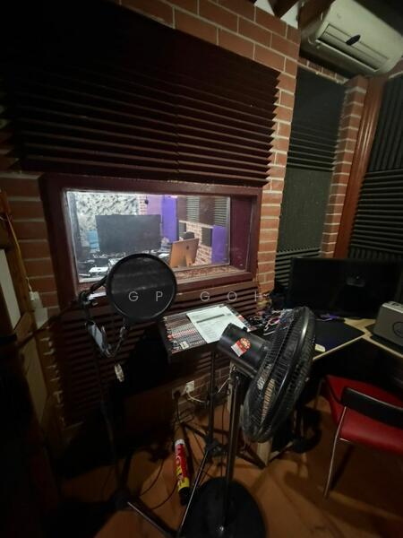 Batu Caves,jalan sbc 1st floor shop - 5